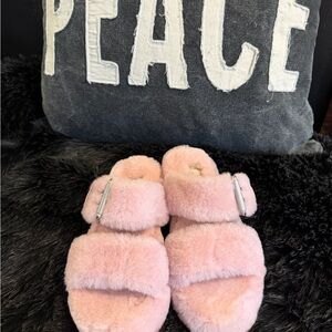 UGG Pink Fuzzy Slippers Size 7 New No Tags